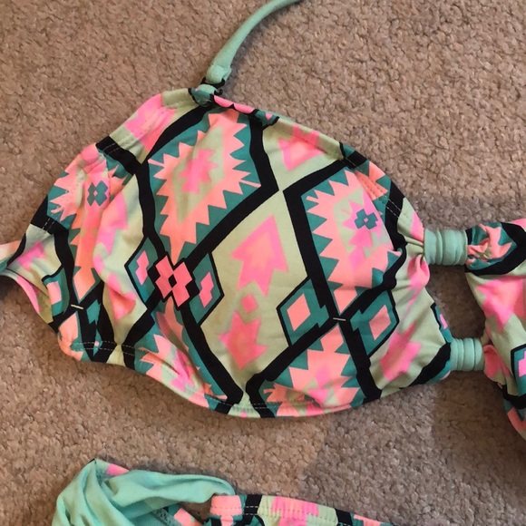 ✨Ardene patterned swim suit set✨ - Picture 2 of 3